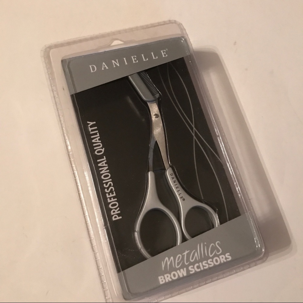 Professional brow scissors